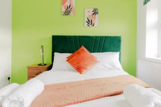 5BR House, Free Parking offA12, Contractor, Big Families, Relocation - 3