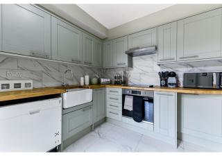 GREAT 4BR House - London - 9