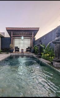Villa Na-Na Ubud - Ubud - 2