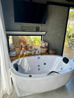 Cabanas Sonho Rosa - com banheira hidro e cesta de café cortesia na primeira manhã - 3