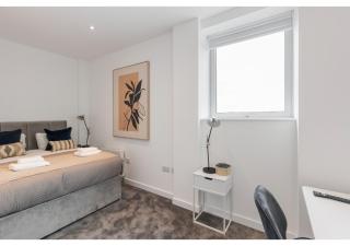 Designer Flat in Prime Location - Beckenham - 1