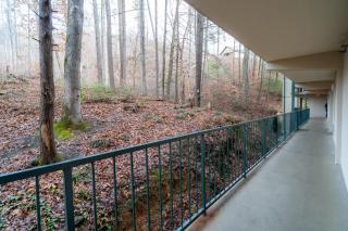 Condo in Gatlinburg very peaceful - 10 min Walk to Main Strip - 6