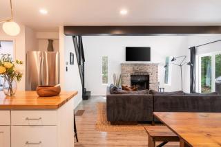 Modern chalet for 8 people with Fireplace, Hot Tub and nearby Skiing - 3