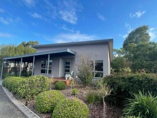 Self Contained Villa - Hawley Beach - 0