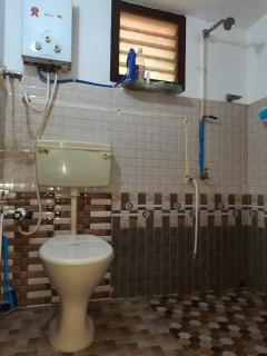 Ferns Villa, 2BHK fully furnished independent house with AC, garden, on premise parking, for large groups, kulshekar, mangalore - Mangalore - 4