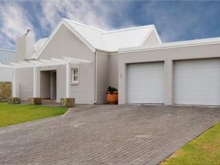 Trafford Cottage on Kingswood Golf Estate - George - 8