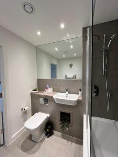 One bedroom Apartment - Barking - 2