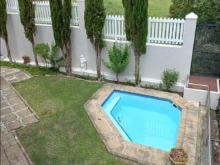 Sidwell Gardens, Adjacent to Kingswood Estate - 8