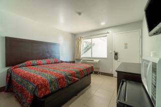 Xpress Inn & Extended Stays - Marshall - 2