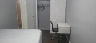 Room in a Beach House with Queen bed in a landlord hosted three bedroom apartment - Edgemere - 5