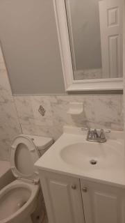 Room in a Beach House with Queen bed in a landlord hosted three bedroom apartment - Edgemere - 2
