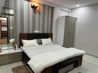 Leela Homestay Indore - Jasmine - One BHK luxury apartment - Indore - 1