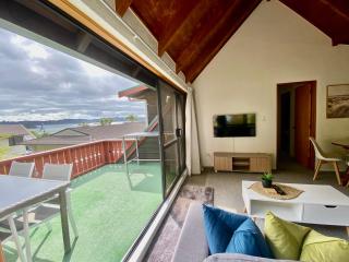 The Swiss Chalet Apartment 9 - Seaview - Top Floor - Air Conditioning & Wi-Fi - Bay of Islands - Paihia - 4
