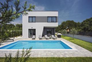 Villa Tika in Pula for families with kids playground - Jadreški - 3