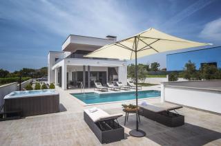 Villa Una in Pula with heated pool and whirlpool - Pula - 1