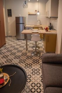 Stylish Studio with Gorgeous Private Yard! - Athens - 8