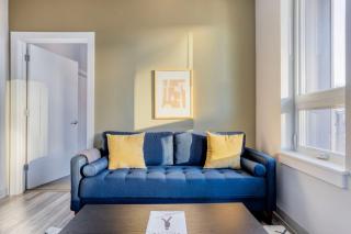 Brighton 2br w gym nr green line dining BOS-982 - 8