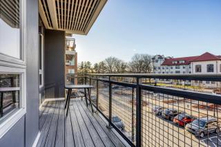 Brighton 2br w gym nr green line dining BOS-982 - 5