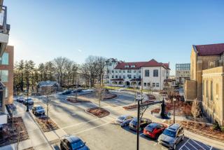 Brighton 2br w gym nr green line dining BOS-982 - 3