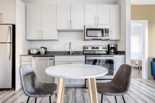 Brighton 2br w gym nr green line dining BOS-982 - 2