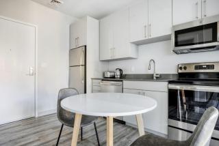 Brighton 2br w gym nr green line dining BOS-982 - 1