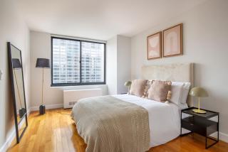 Midtown 1br w gym elevator nr Rockefeller Ctr NYC-1401 - Nova Iorque - 1