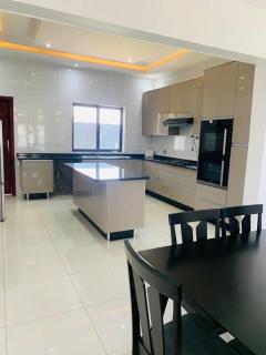 Executive 4 bedroom house with 4 beds . - Lusaka - 6