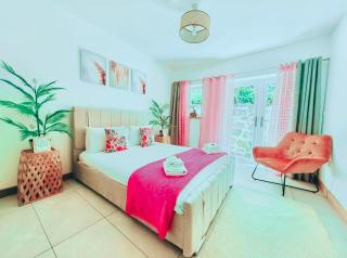 CORNWALL LUXURIOUS UNIQUE New Build PALMA VILLA#4 miles BEACH, HARBOUR and EDEN PROJECT# Private Location, Encllosed Garden with View, Underfloor Heating, Coffee Machine# Walking-Cycling Path, Pet Friendly - 2