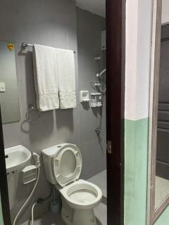 Nature Inspired Cozy Studio Rooms Mandaluyong Near Edsa Shaw Shangri-La Megamall at F Residences - Manila - 1