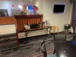 Days Inn by Wyndham Englewood Dayton Airport - Dayton - 6