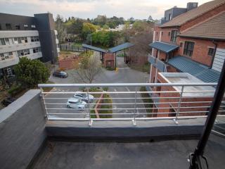 Beautiful Sandton Loft with Balcony & Pool - Joanesburgo - 2