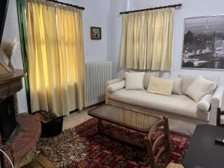 Muntenia Inn Apartments and Suites - Kalavrita - 1