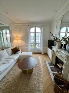 Grand appartement Haussmannien à 12 min de Paris - chic spacious classic Parisian apartment - Enghien-les-Bains - 6