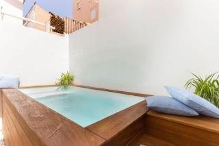 Bajo con piscina privada a 50 metros de la playa. - 0
