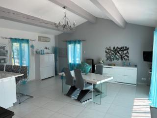 VILLA AVEC PISCINE - Néoules - 1
