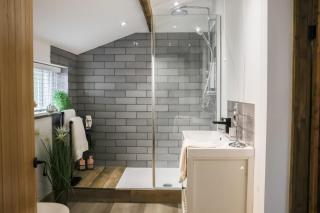 Tanyard Barn - Luxury Hot Tub & Secure Dog Field Included - Old Glossop - 7
