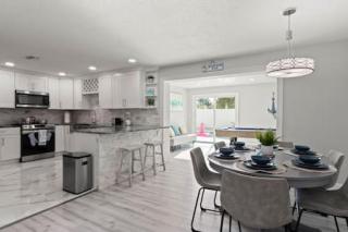 Stunning Home with pool and BBQ - Largo - 4