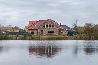 Haus mit Seeblick - Nenndorf - 0