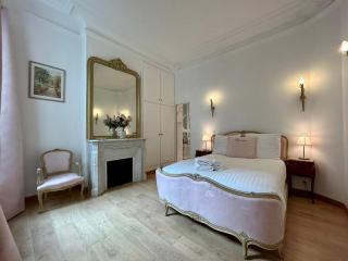 Charme et Volupté à République - París - 2