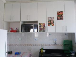 Apartamento Praia Grande 30 metros da praia Estacionamento Gratuito e WI-FI - Praia Grande - 2