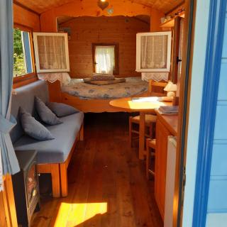 Cozy Little Blue Caravan in Scy Belgique - 6