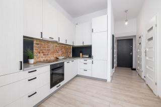 Spacious, 2 Bedrooms Apartment Cracow City Centre by Noclegi Renters - Krakow - 4