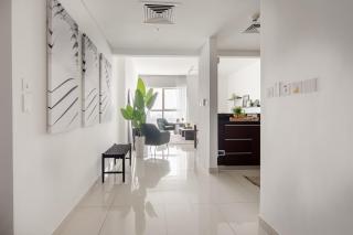 Frank Porter - Marina Blue - Marina Square, Abu Dhabi - 2