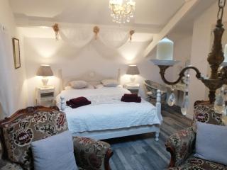 The Enchanted Cottage - 7