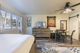 Delightful Studio w/Kitchenette #111 at Donner Lake Village - Truckee - 9