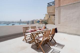 Authentic Seafront Experience - Sliema - 9