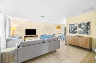 Bikini Bottom - Cape Coral - 9