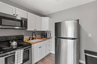 The Luxe/Hot Tub/ Putt Putt/10 Mins Shaker Village - 8