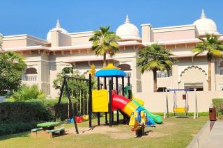 Wellness Oasis Beachfront with stunning Pool Views Tennis, Sauna & Steam Gym - 3