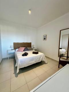 Apartamento con piscina y vistas al mar - 4